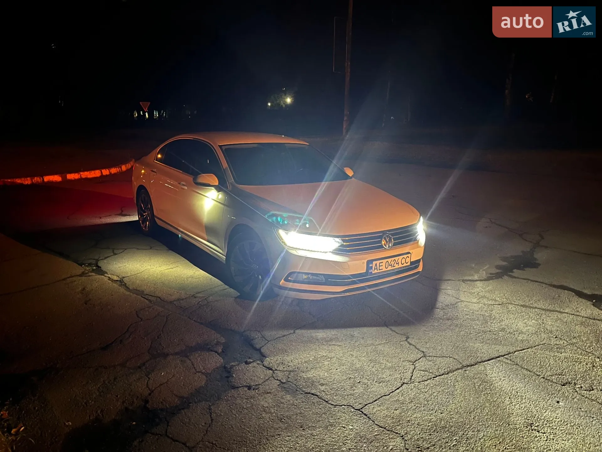 2016 Volkswagen Passat - мініатюра 14