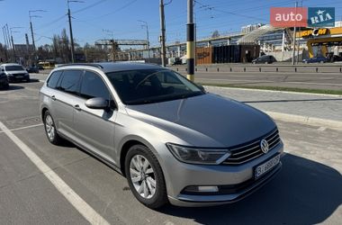Універсал Volkswagen Passat 2015 в Києві