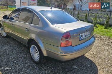 Седан Volkswagen Passat 2004 в Стрые