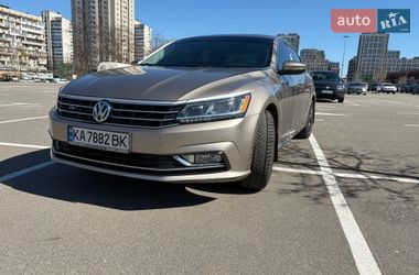 Седан Volkswagen Passat 2016 в Києві