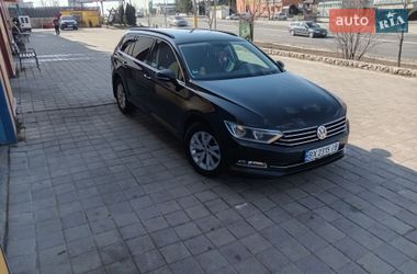 Універсал Volkswagen Passat 2017 в Збаражі