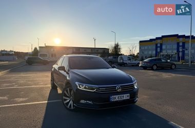 Седан Volkswagen Passat 2016 в Сарнах