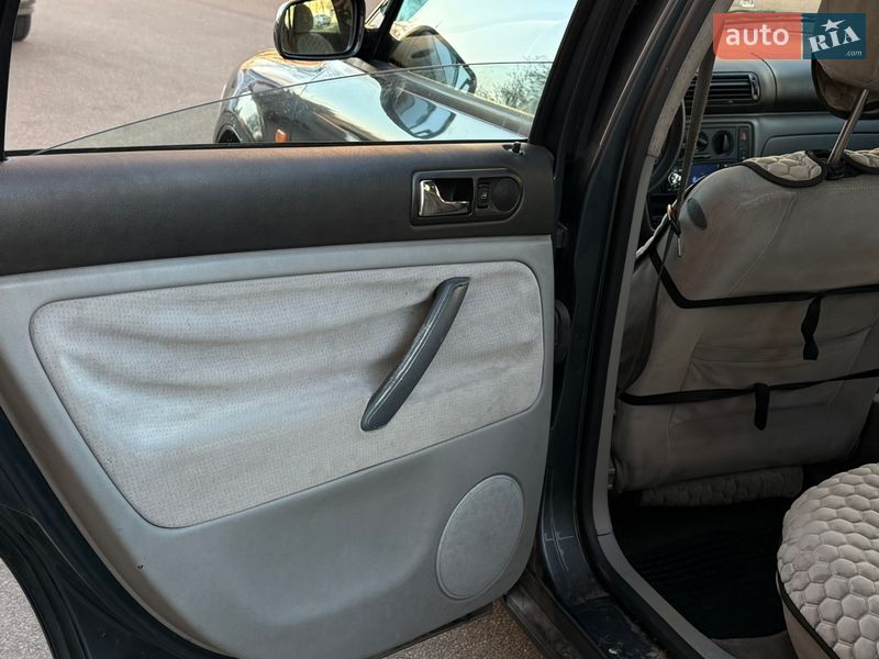 Седан Volkswagen Passat 1999 в Одессе