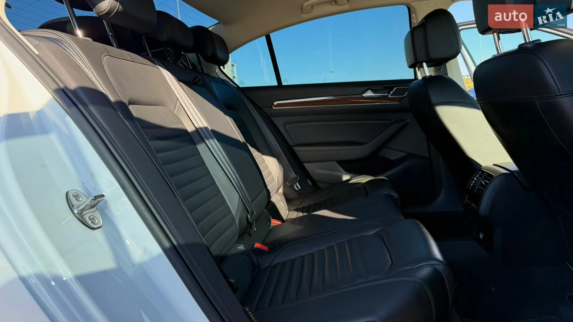 2017 Volkswagen Passat - мініатюра 30