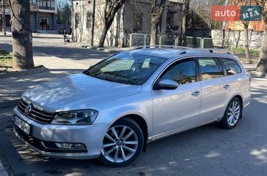 Універсал Volkswagen Passat 2012 в Івано-Франківську