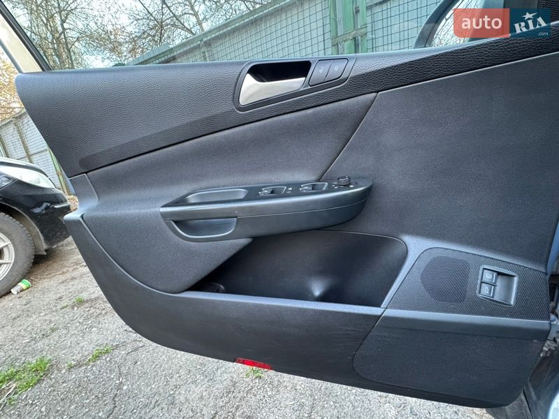 Седан Volkswagen Passat 2010 в Николаеве