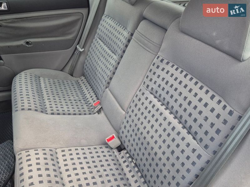 Универсал Volkswagen Passat 2000 в Буче