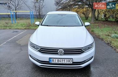 Седан Volkswagen Passat 2018 в Киеве