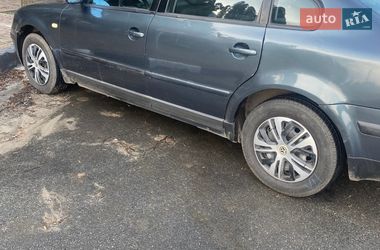 Седан Volkswagen Passat 1999 в Харькове