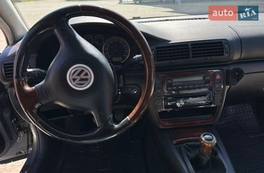 Универсал Volkswagen Passat 2003 в Ровно
