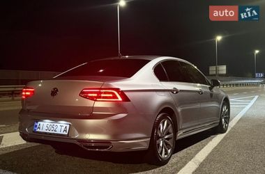 Седан Volkswagen Passat 2018 в Києві