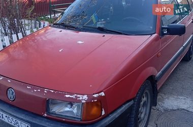 Седан Volkswagen Passat 1988 в Ізяславі