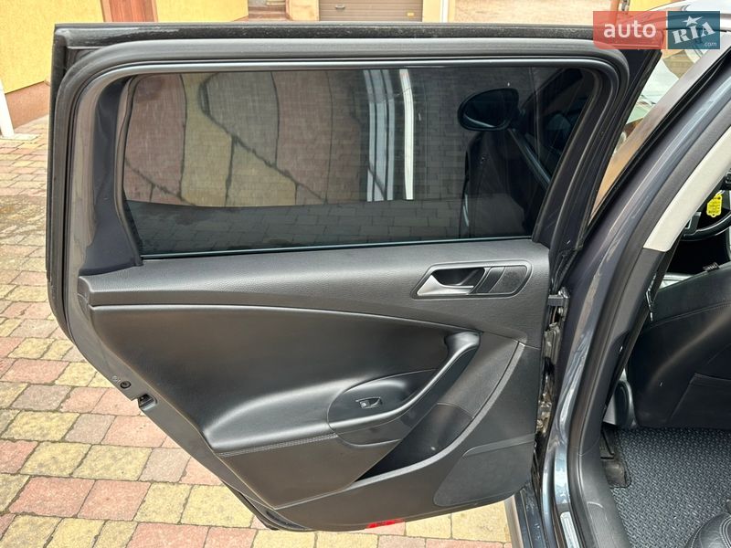 Универсал Volkswagen Passat 2010 в Ровно