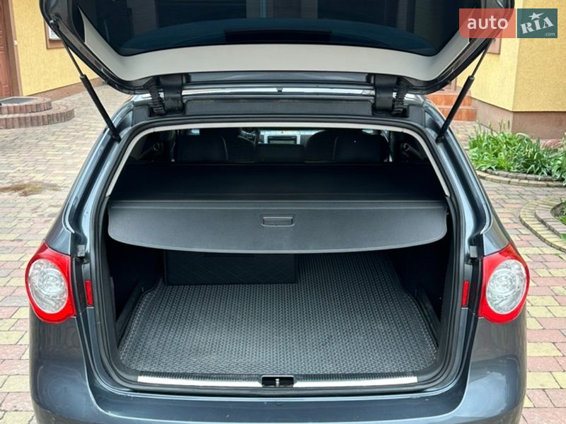 Универсал Volkswagen Passat 2010 в Ровно