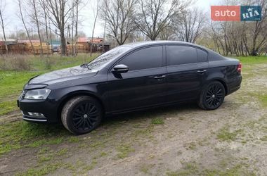 Седан Volkswagen Passat 2013 в Днепре