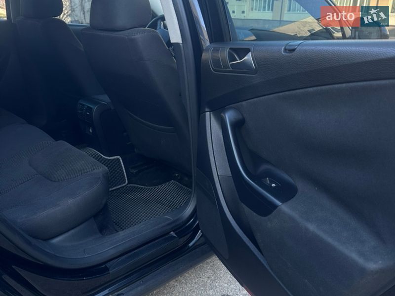 Универсал Volkswagen Passat 2009 в Киеве