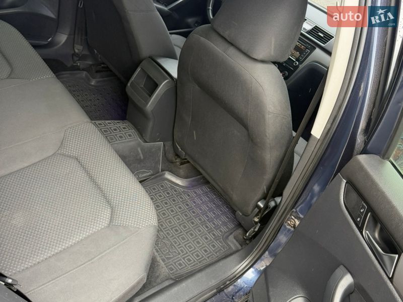 Седан Volkswagen Passat 2012 в Гайсине