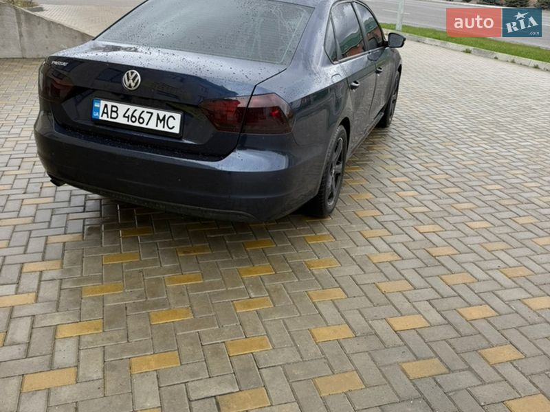 Седан Volkswagen Passat 2012 в Гайсине