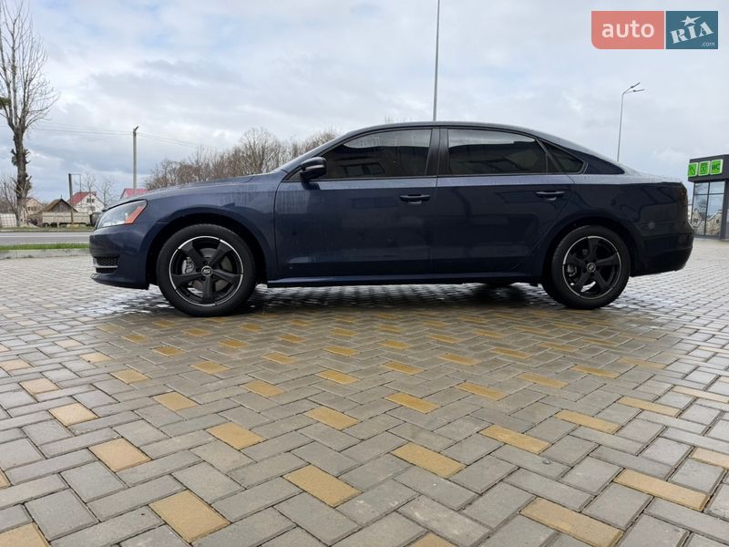Седан Volkswagen Passat 2012 в Гайсине