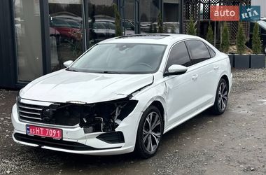 Седан Volkswagen Passat 2021 в Луцке