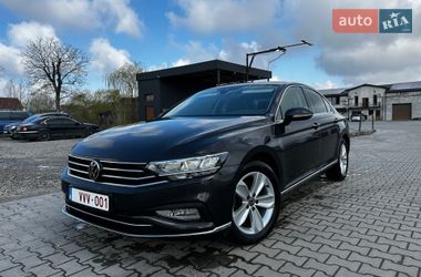 Універсал Volkswagen Passat 2021 в Івано-Франківську