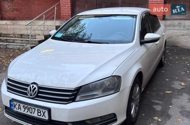 Седан Volkswagen Passat 2013 в Киеве