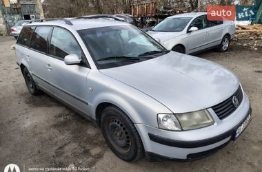 Универсал Volkswagen Passat 1998 в Остроге
