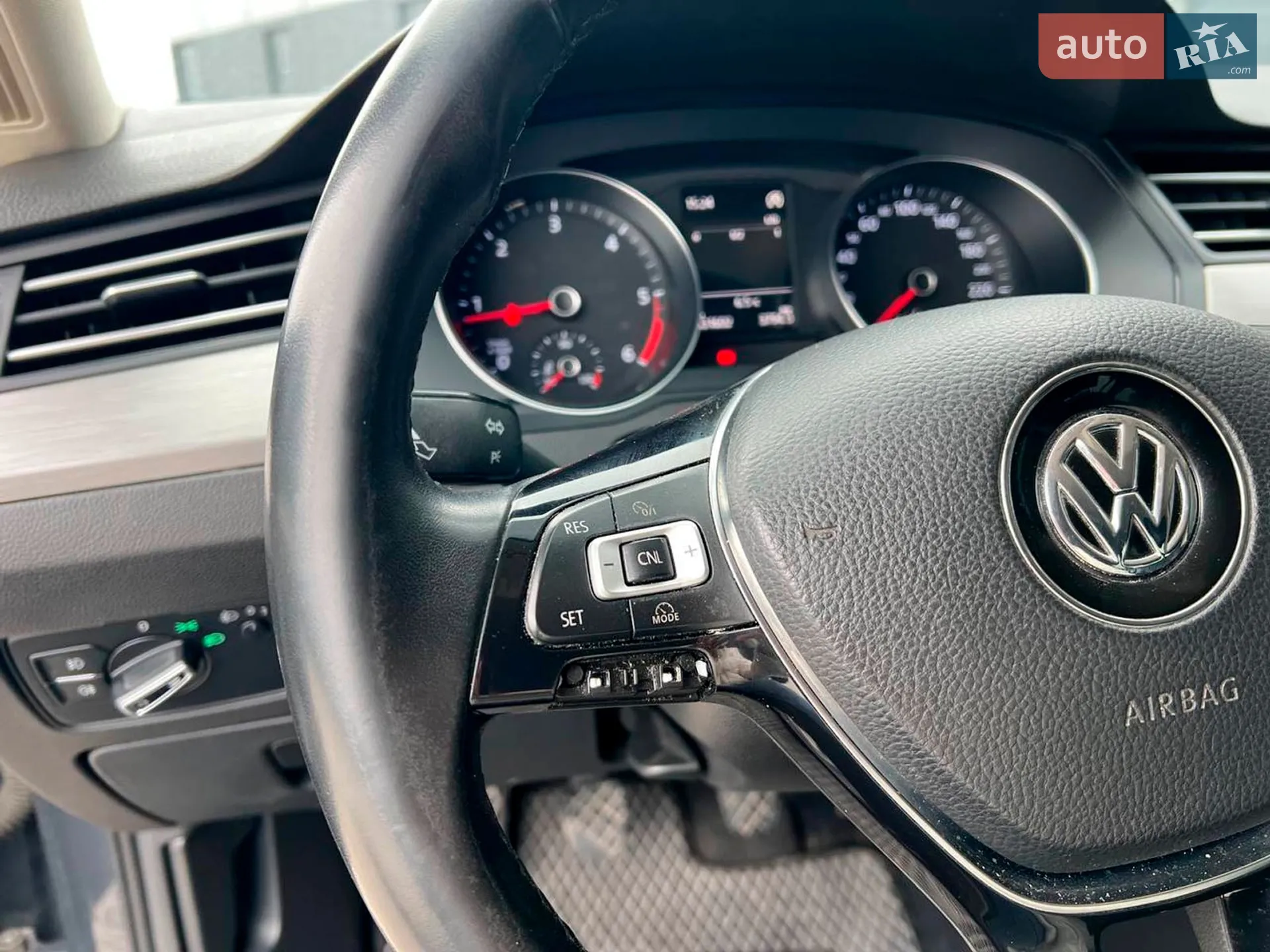 2016 Volkswagen Passat - мініатюра 27