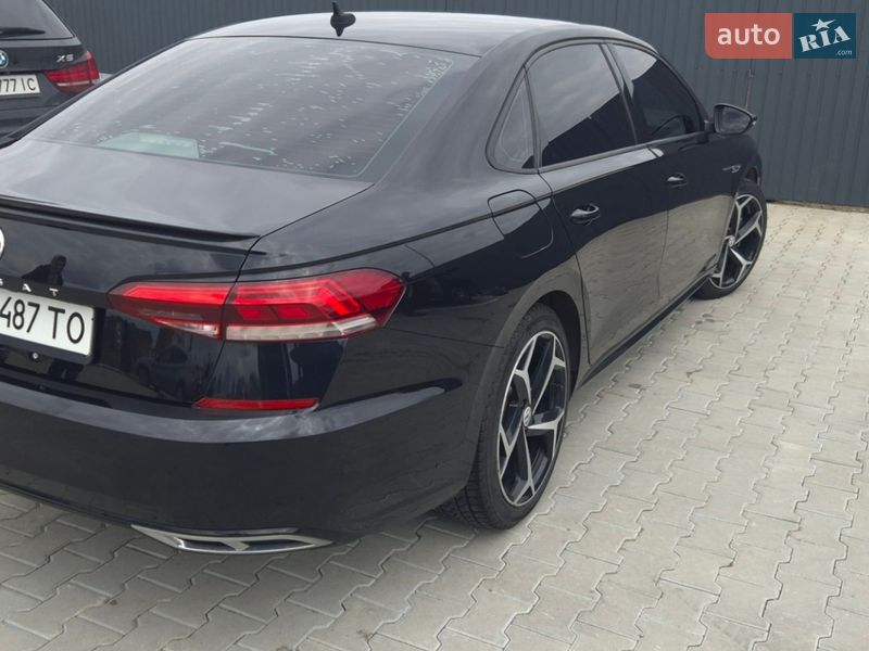 Седан Volkswagen Passat 2020 в Львове