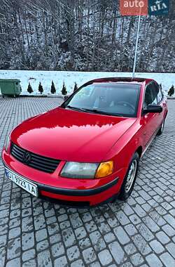 Седан Volkswagen Passat 1996 в Івано-Франківську