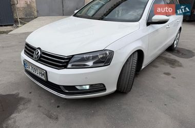 Універсал Volkswagen Passat 2010 в Полонному