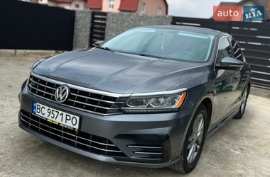 Седан Volkswagen Passat 2016 в Львове