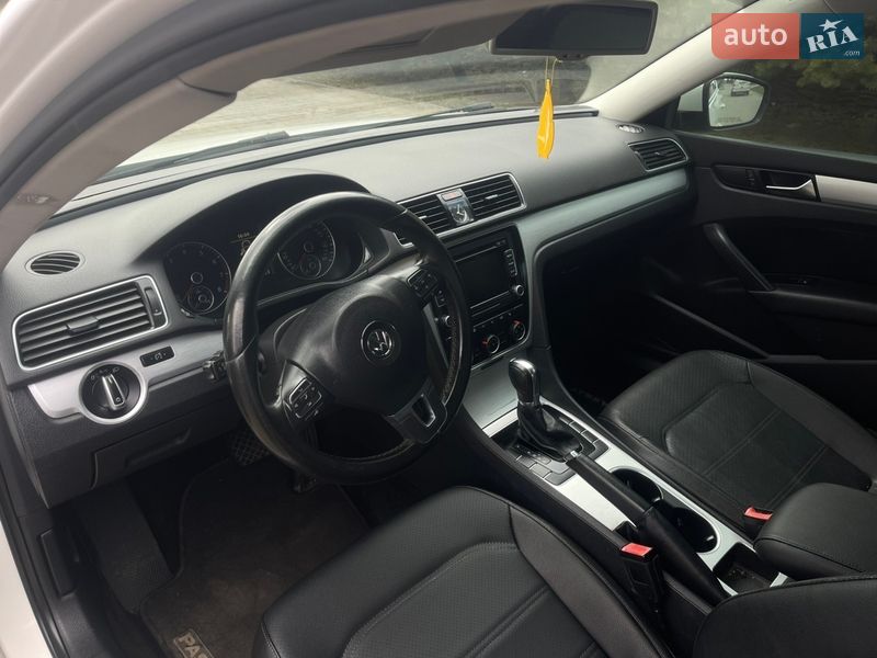 Седан Volkswagen Passat 2013 в Луцке