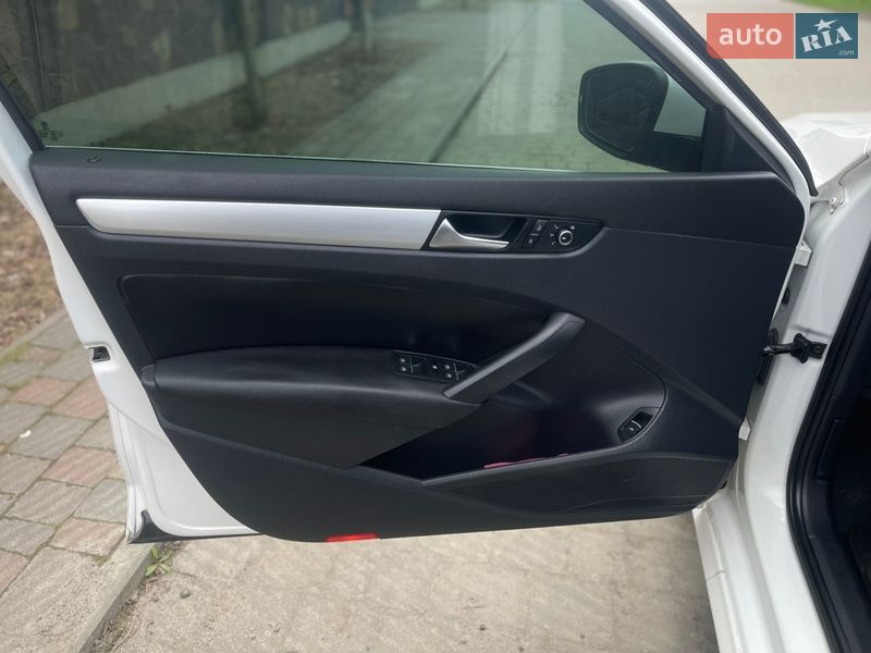 Седан Volkswagen Passat 2013 в Луцке