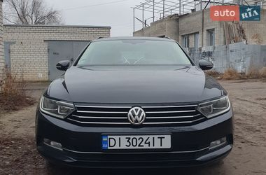 Універсал Volkswagen Passat 2015 в Харкові