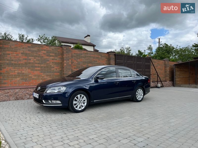Седан Volkswagen Passat 2012 в Харькове