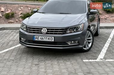 Седан Volkswagen Passat 2018 в Днепре