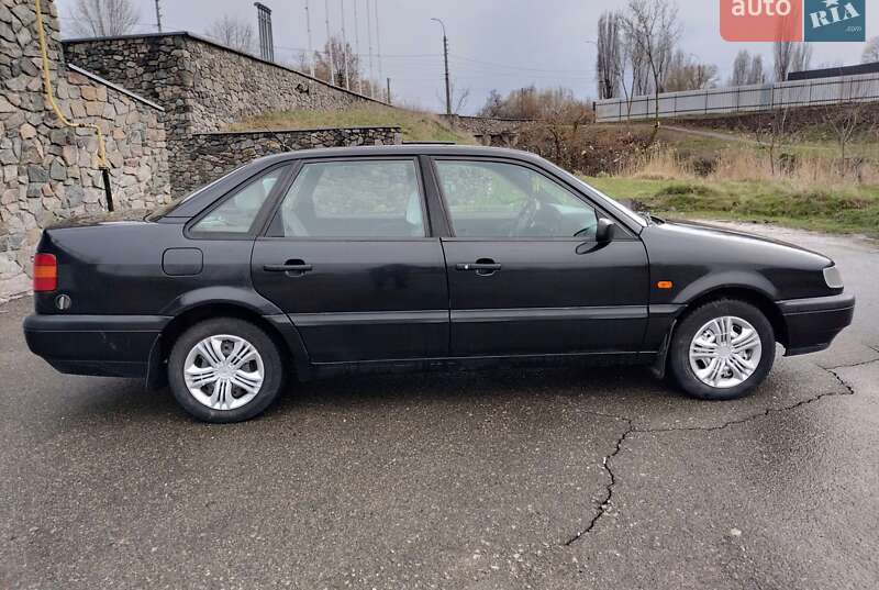 Седан Volkswagen Passat 1996 в Белой Церкви