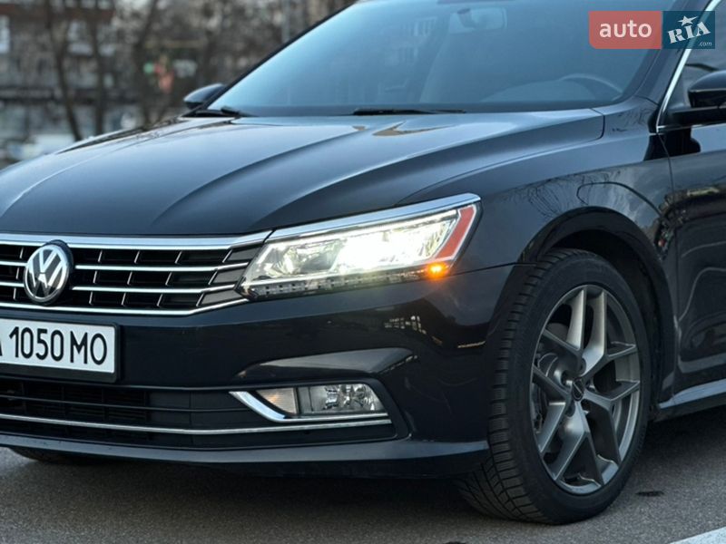 Седан Volkswagen Passat 2018 в Киеве