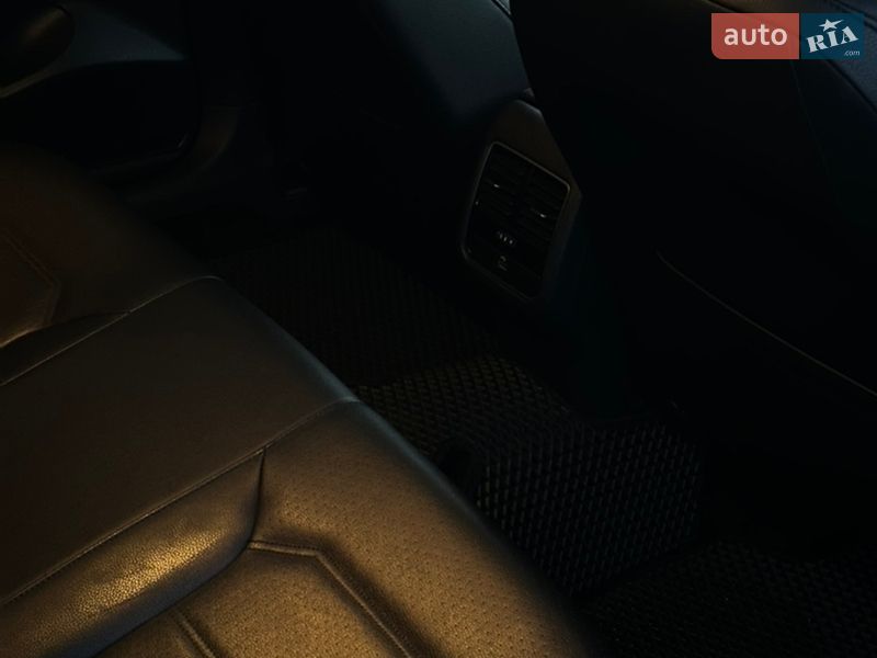 Седан Volkswagen Passat 2018 в Киеве