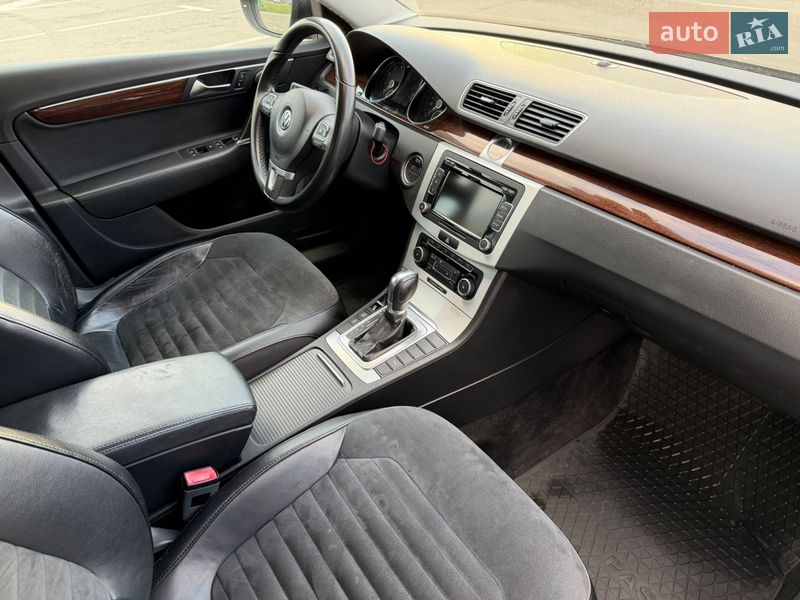 Седан Volkswagen Passat 2011 в Киеве