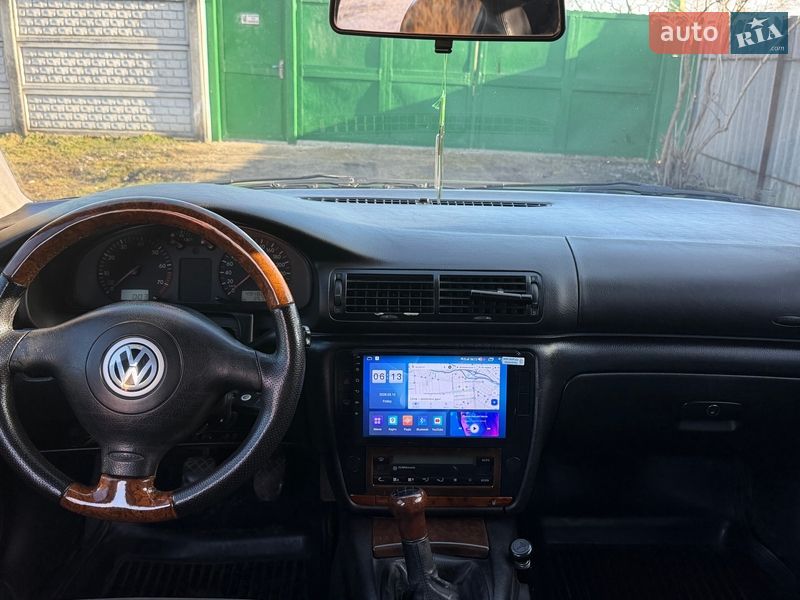 Седан Volkswagen Passat 1999 в Солоницевке