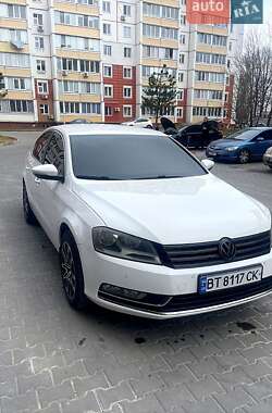 Седан Volkswagen Passat 2011 в Киеве