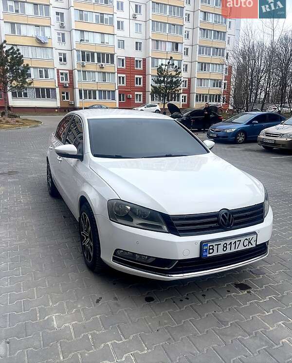 Седан Volkswagen Passat 2011 в Киеве