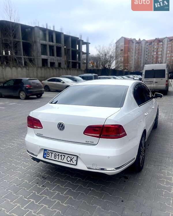Седан Volkswagen Passat 2011 в Киеве