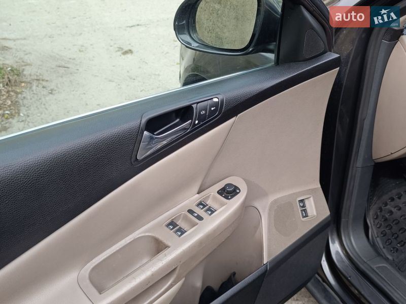 Седан Volkswagen Passat 2005 в Одессе