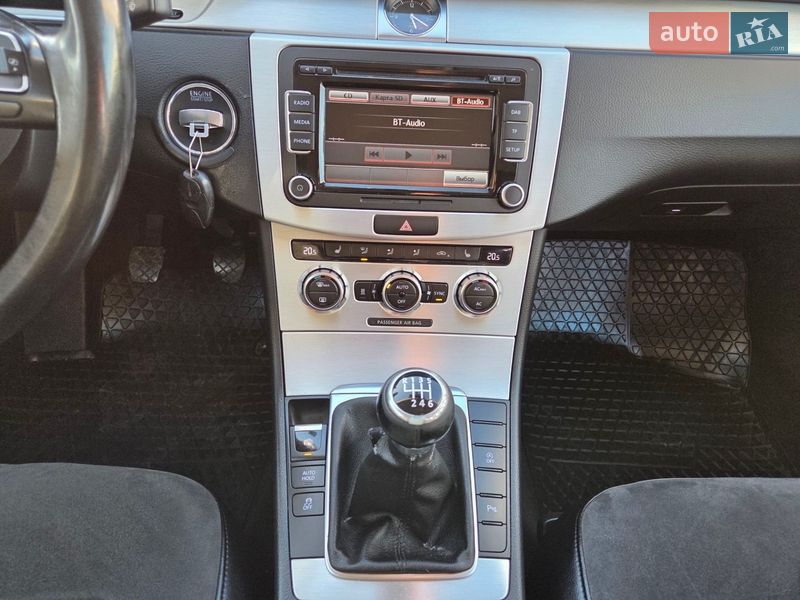 Универсал Volkswagen Passat 2013 в Харькове