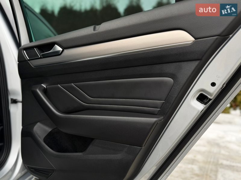 Универсал Volkswagen Passat 2021 в Луцке