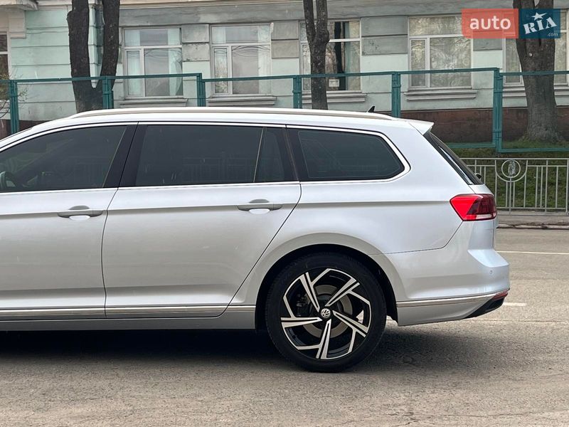 Универсал Volkswagen Passat 2022 в Киеве