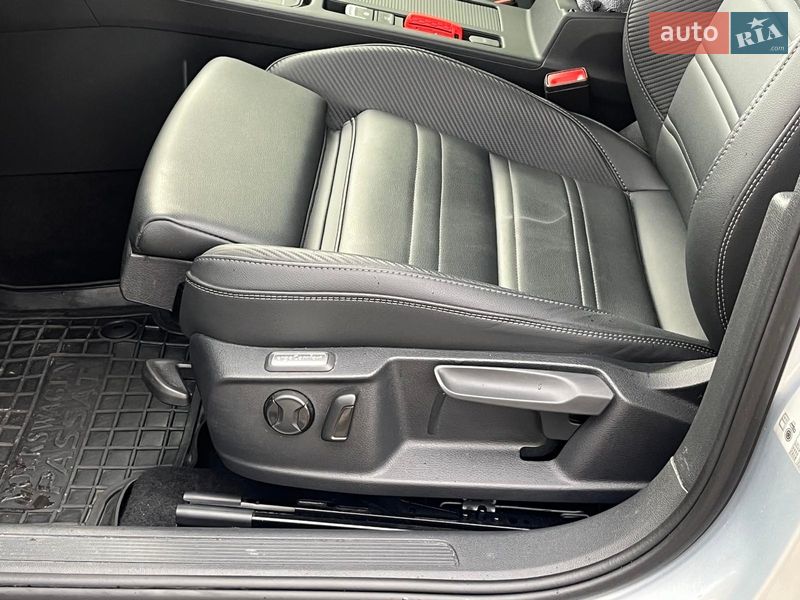 Универсал Volkswagen Passat 2022 в Киеве